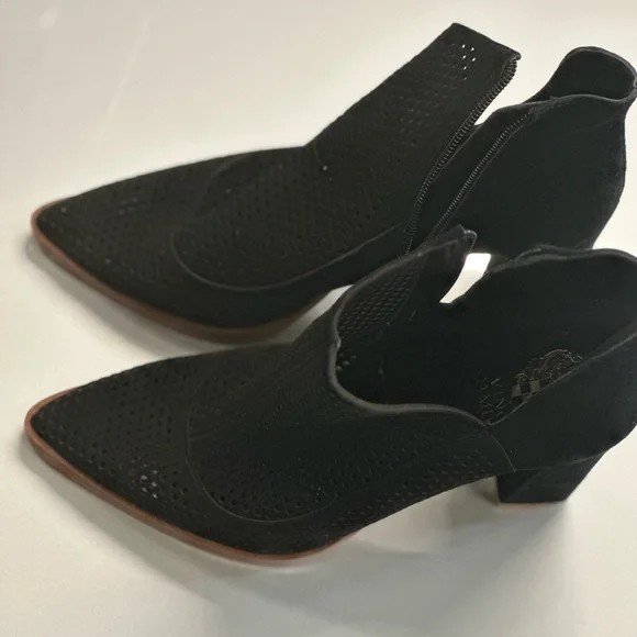 Vince Camuto Black boots - Picture 2 of 3